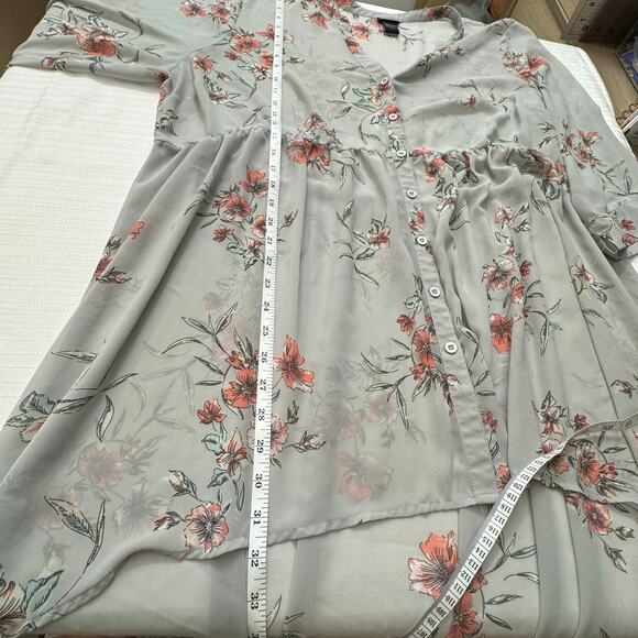 TORRID Lexie Tunic 3X Gray Floral Chiffon Hi-Lo Babydoll Button Romantic Plus - Picture 6 of 10